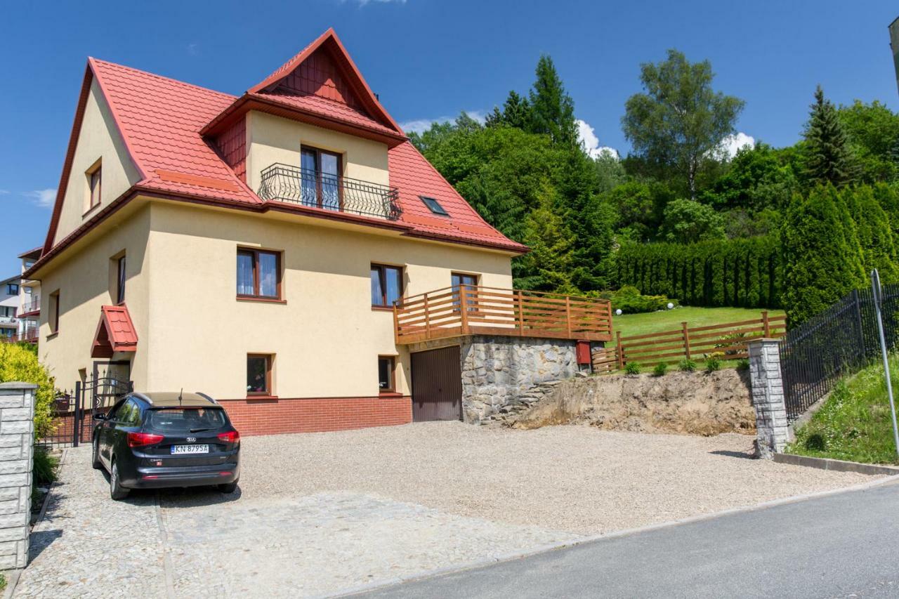Willa Pod Zegarem - W Cenie Parking, Szybkie Wifi, Duzy Ogrod, Wiata Grilowa! Krynica-Zdrój Kültér fotó