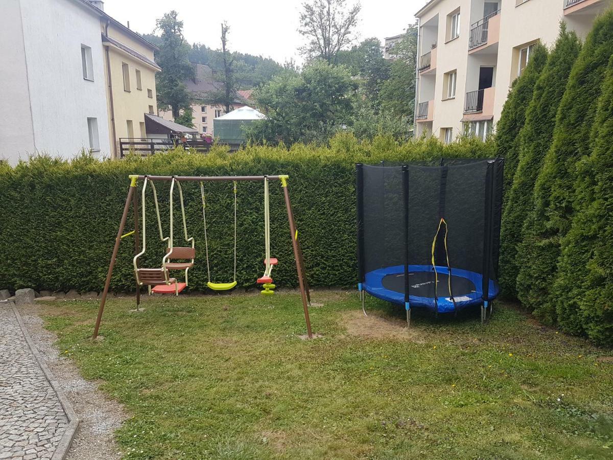 Willa Pod Zegarem - W Cenie Parking, Szybkie Wifi, Duzy Ogrod, Wiata Grilowa! Krynica-Zdrój Kültér fotó